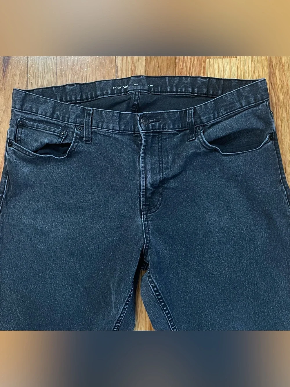 Old Navy Distressed Faded Black Denim Jeans Athletic Taper 5-Pocket Men’s 40x32